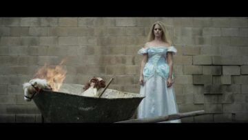 The Royal – Head First