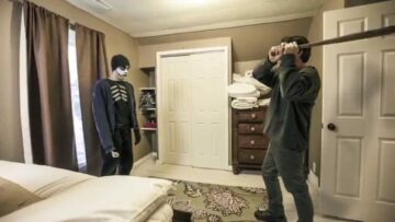 The Whistles & The Bells – Skeletons