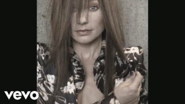 Tori Amos – Bouncing off Clouds