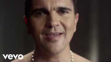 Juanes – Loco De Amor (La Historia)