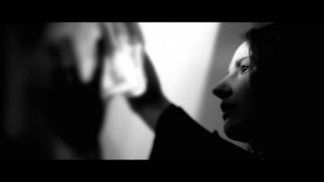 Sofie Letitre – Bare