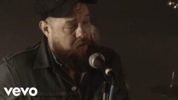 Nathaniel Rateliff & The Night Sweats – Howling At Nothing
