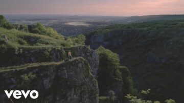 Shura – White Light  (Version 2)