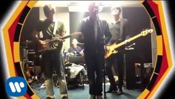 Blur – There Are Too Many of Us