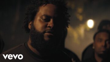 Bas – Housewives