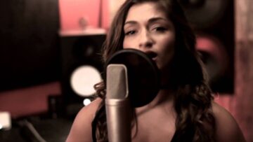 Raquel Castro – Hello