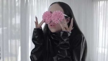 Allie X – Catch