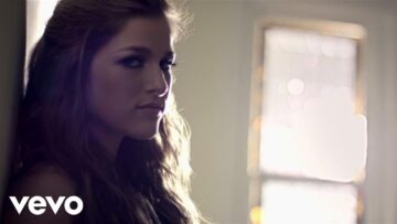 Cassadee Pope – I Am Invincible