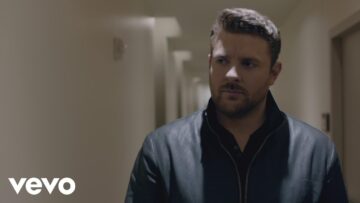 Chris Young – I’m Comin’ Over
