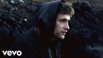 Walking On Cars – Speeding Cars