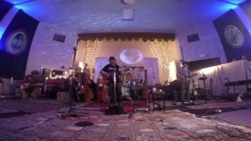 Neil Young – Wolf Moon