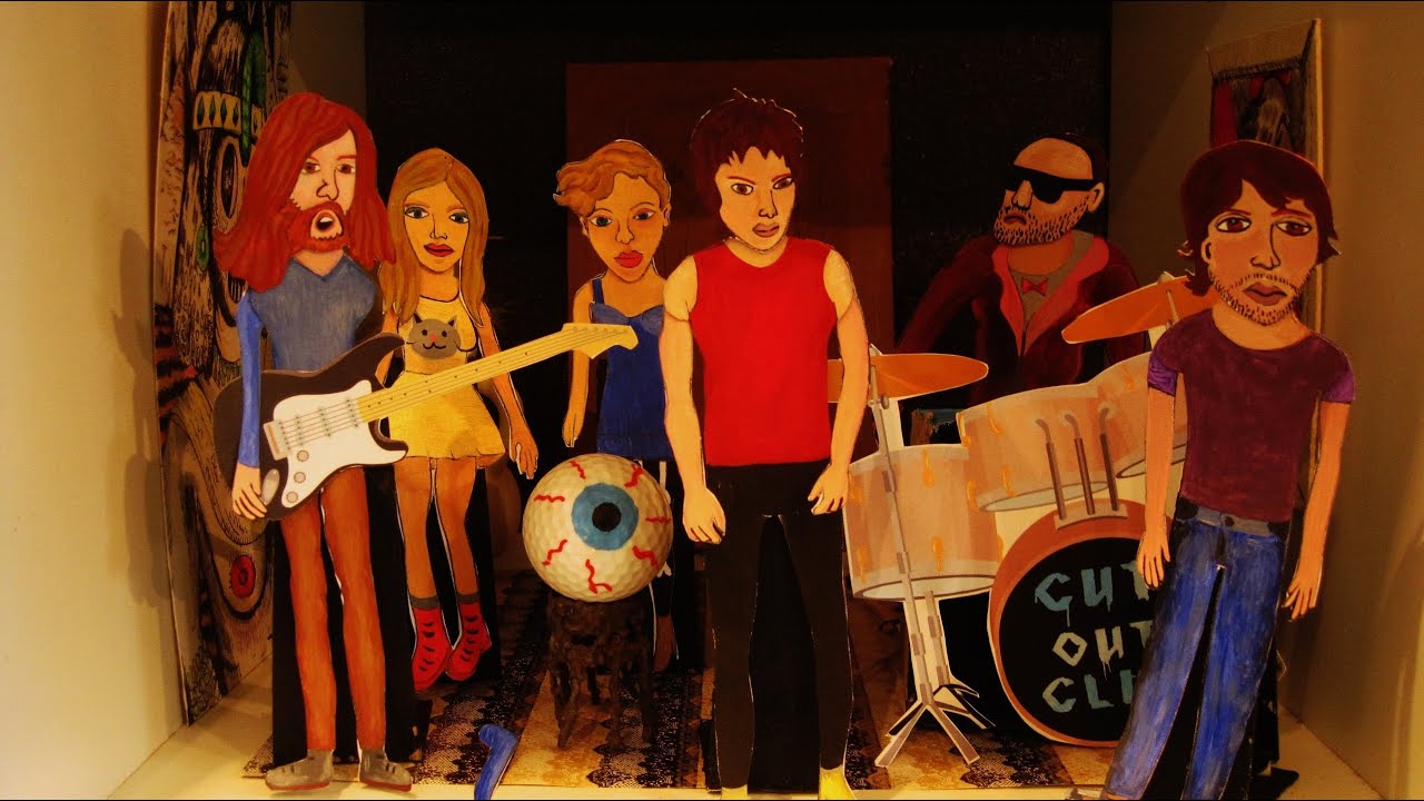 Cut Out Club – Dead Club Med