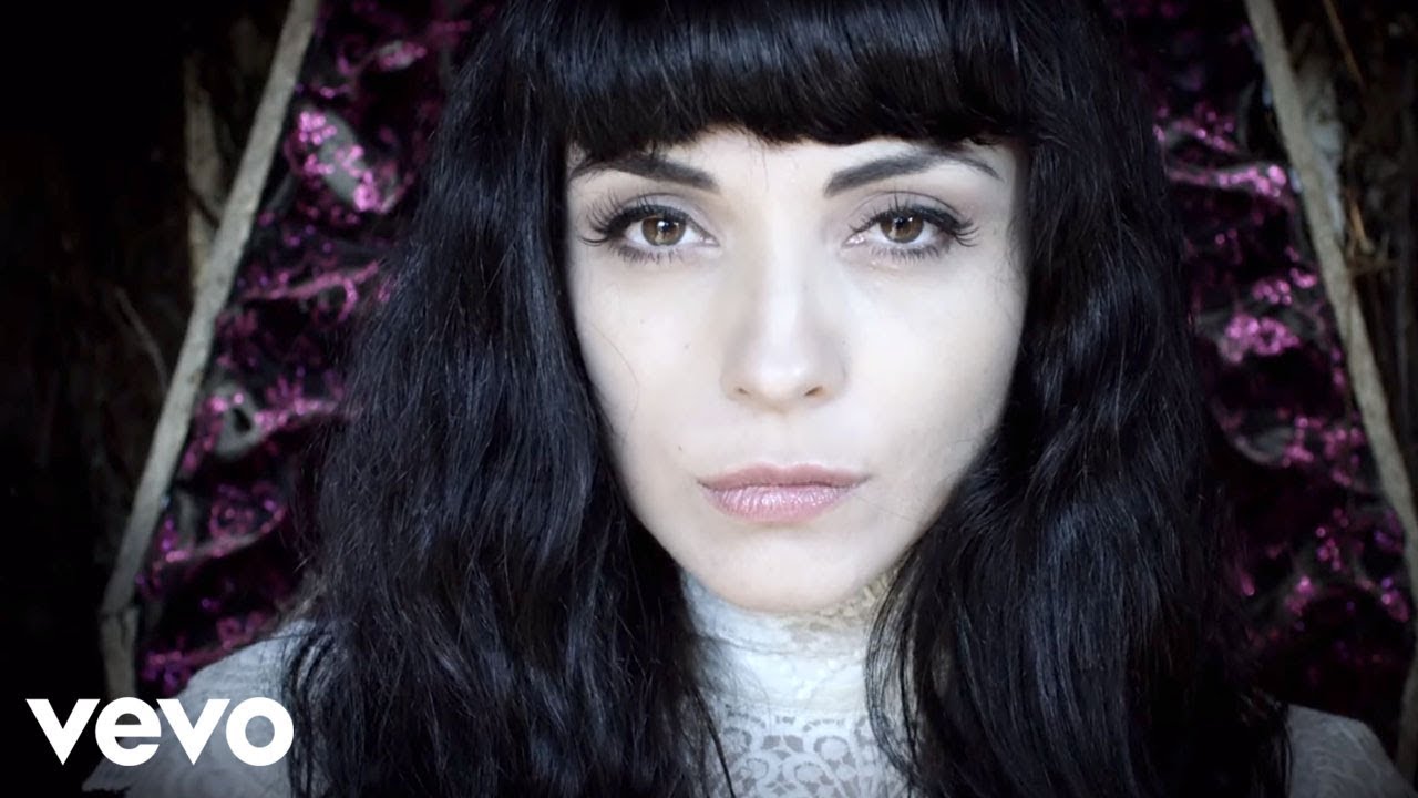 Mon Laferte – Tu Falta De Querer