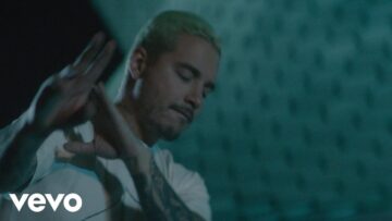 J Balvin – Bobo