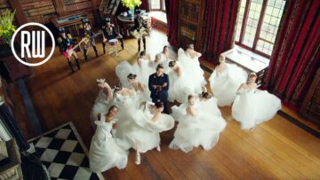 Robbie Williams – Party Like A Russian