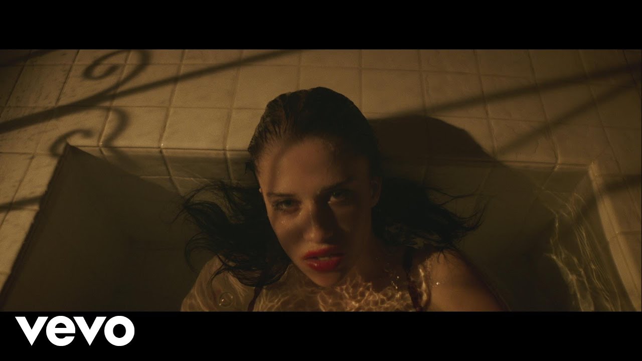 Clams Casino – Ghost in a Kiss