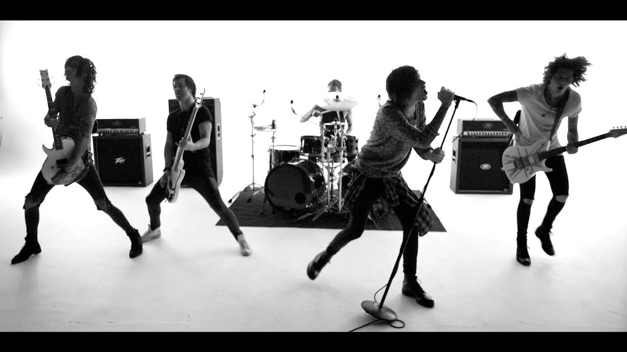 Asking Alexandria – The Black