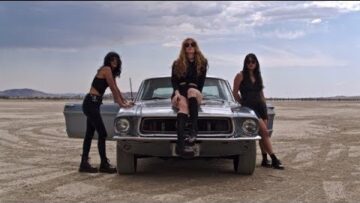 L.A. Witch – Drive Your Car