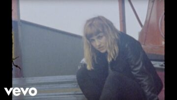 Estrons – Glasgow Kisses