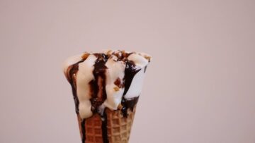 Lisa Bregneager – Small Circles