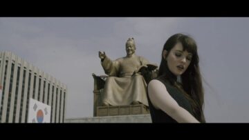 Kate Martin – Autumn Leaves