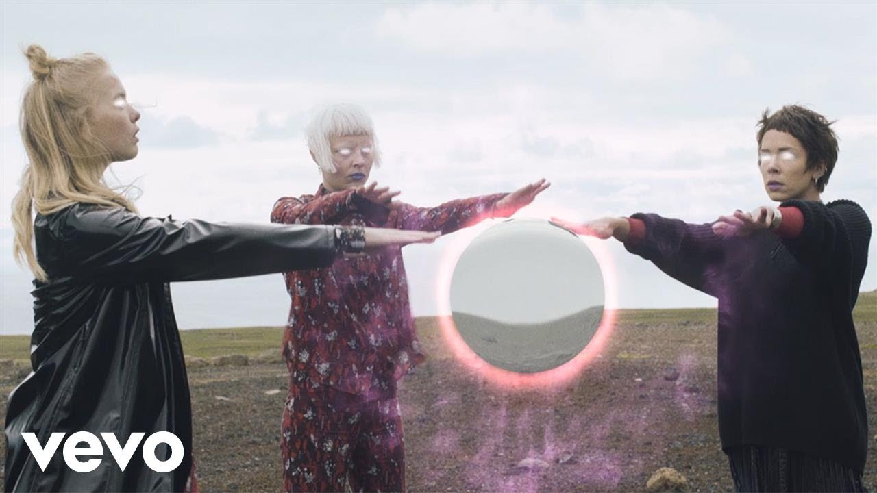 Dream Wife – Fire