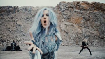 ARCH ENEMY – The Eagle Flies Alone