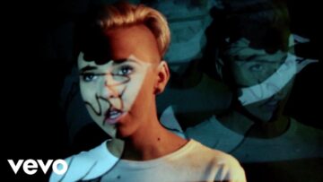 Lots Holloway – World’s On Fire