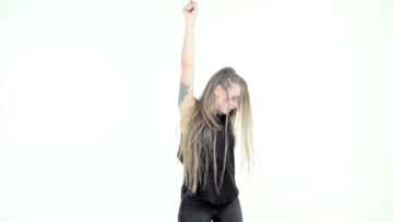 Kitty In A Casket – White Lies