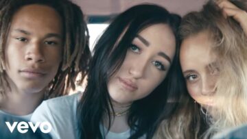 Noah Cyrus – Stay Together