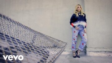 Julia Michaels – Introducing Julia Michaels