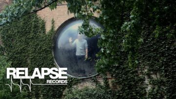 CLOAKROOM – Seedless Star