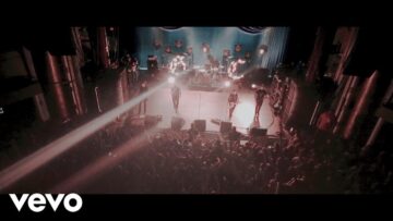 Good Charlotte – Keep Swingin’ ft. Kellin Quinn