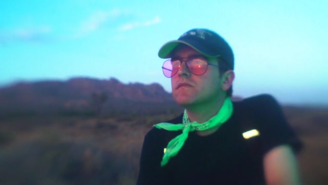 Dent May – Across The Multiverse