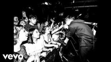 YUNGBLUD – I Love You, Will You Marry Me