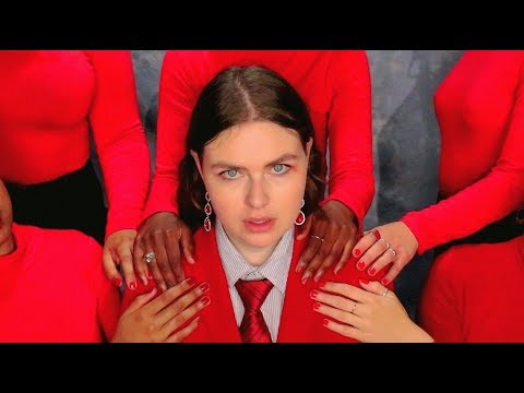 Ellie Bleach – Leave Me Alone