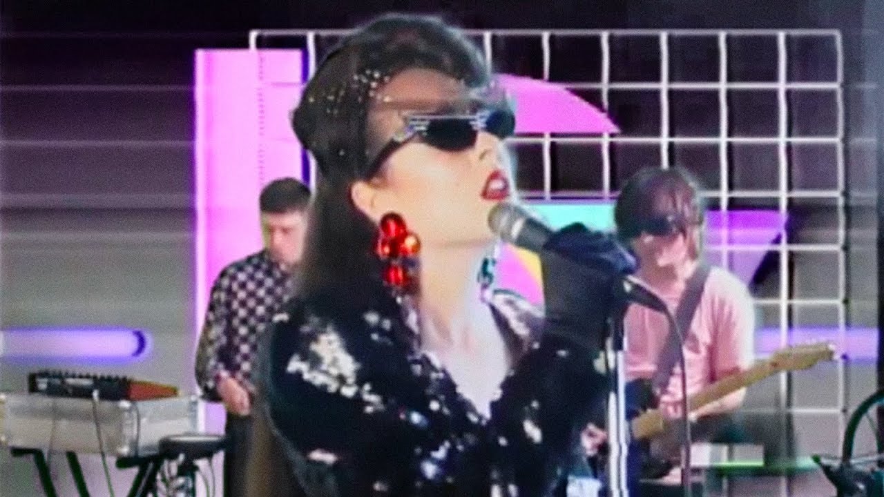 Allie X – Focus
