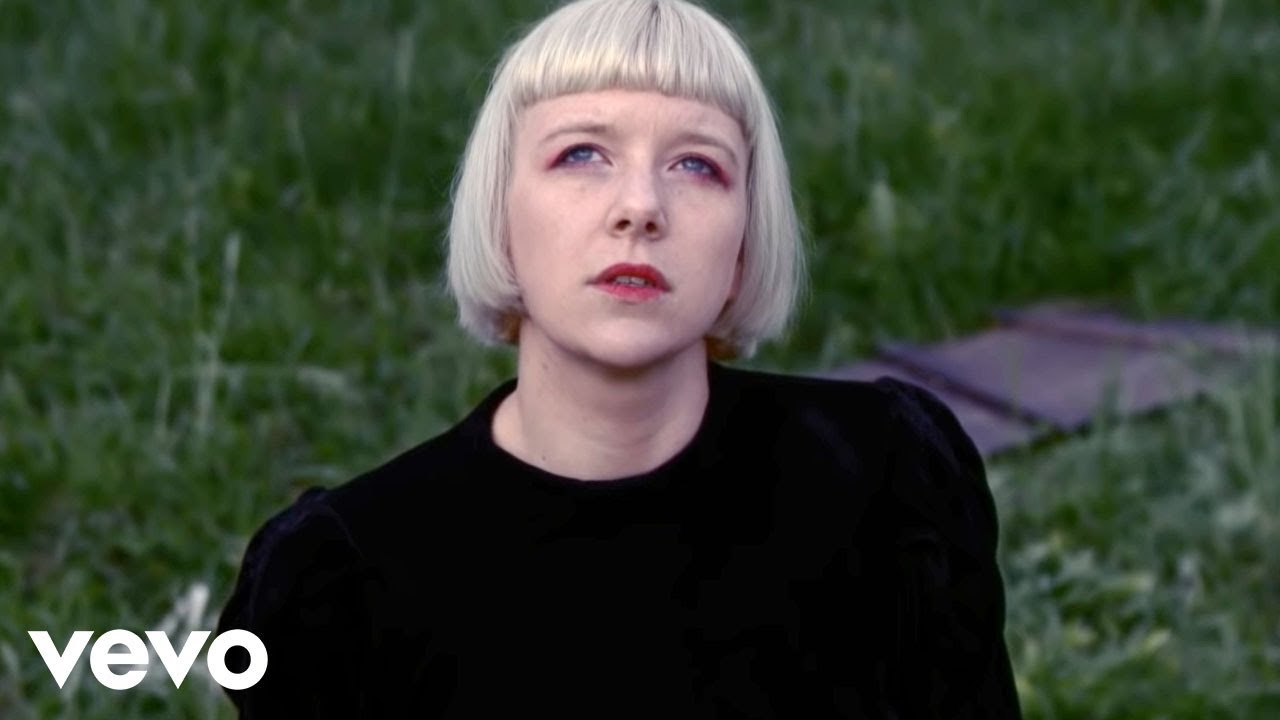 Dilly Dally – I Feel Free