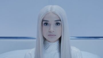 Poppy – Time Is Up