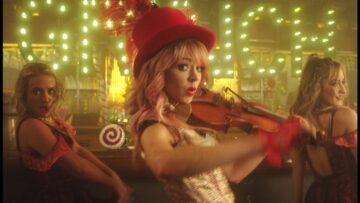 Lindsey Stirling – You’re A Mean One, Mr. Grinch