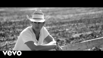 Jon Pardi – She Ain’t In It