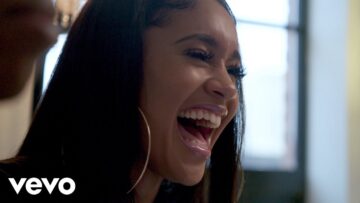 Saweetie – Saweetie Breaks Down “ICY GRL”