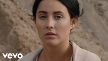 Molly Sandén – Sand