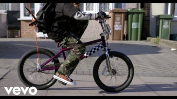 Puppy – World Stands Still