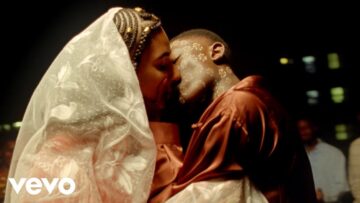 Ama Jones – MONOCHROME