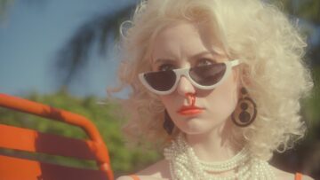 Lower Dens – Young Republicans