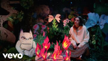 Benee – Glitter