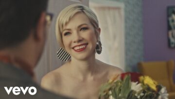 Carly Rae Jepsen – Want You In My Room