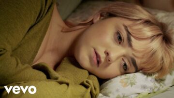 Freya Ridings – You Mean The World To Me