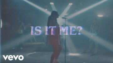 Rachel Foxx – Is It Me?